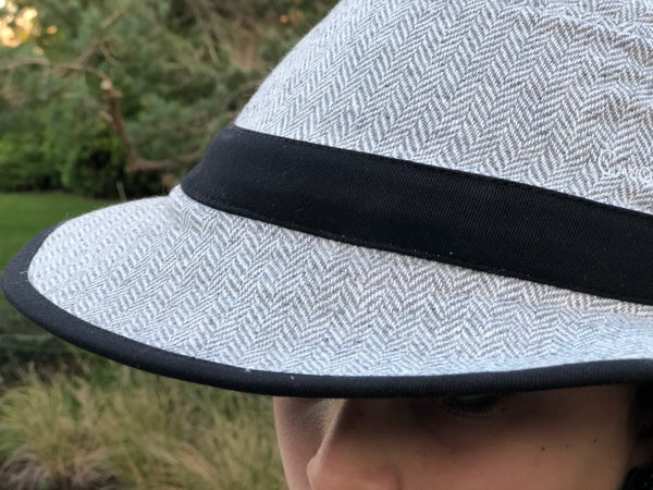 BEG BICYCLES CASQU’ EN VILLE HIS AND HERS BRIMMED TWEED HAT AND CYCLE HELMET - Grey herringbone tweed with black piping